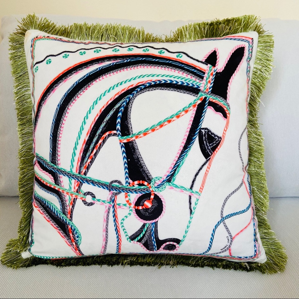 White velvet horse throw decorative accent pillow - Picture 3 of 6